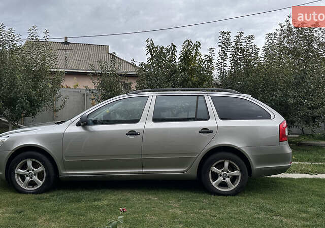 Бежевий Шкода Октавія, об'ємом двигуна 1.97 л та пробігом 299 тис. км за 8300 $, фото 4 на Automoto.ua