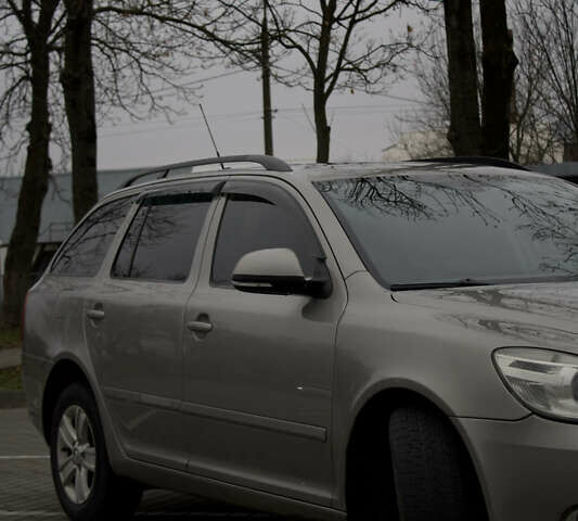 Бежевый Шкода Октавия, объемом двигателя 1.6 л и пробегом 286 тыс. км за 7500 $, фото 1 на Automoto.ua