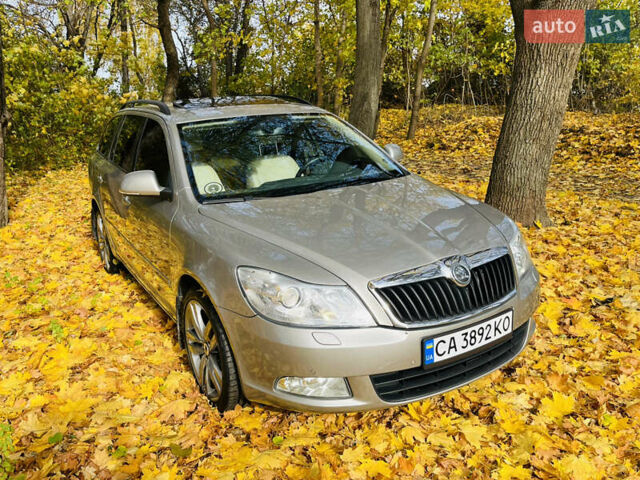 Шкода Октавия 2012 в Умани на Automoto.ua Бежевый Шкода Октавия, объемом двигателя 1.6 л и пробегом 208 тыс. км за 8800 $, фото 3 на Automoto.ua