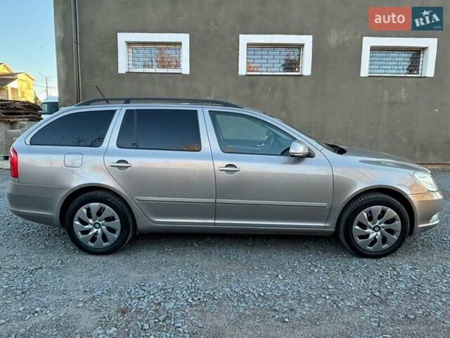 Бежевый Шкода Октавия, объемом двигателя 1.99 л и пробегом 209 тыс. км за 9200 $, фото 3 на Automoto.ua