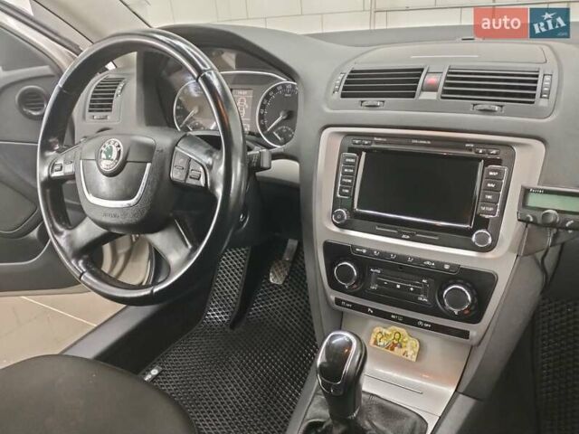 Бежевий Шкода Октавія, об'ємом двигуна 1.6 л та пробігом 350 тис. км за 7600 $, фото 18 на Automoto.ua