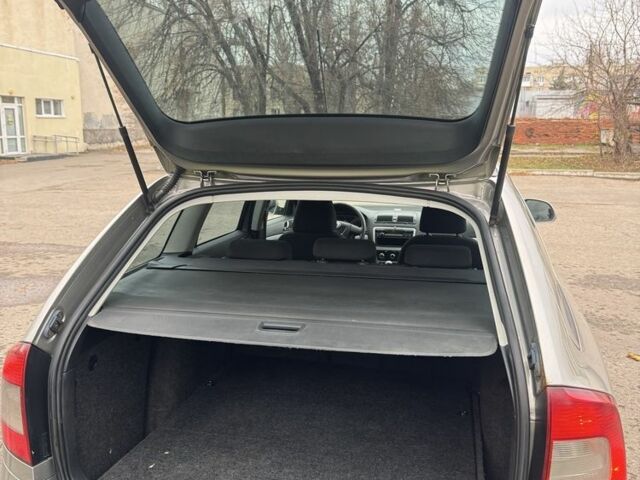 Бежевый Шкода Октавия, объемом двигателя 2 л и пробегом 250 тыс. км за 3950 $, фото 19 на Automoto.ua