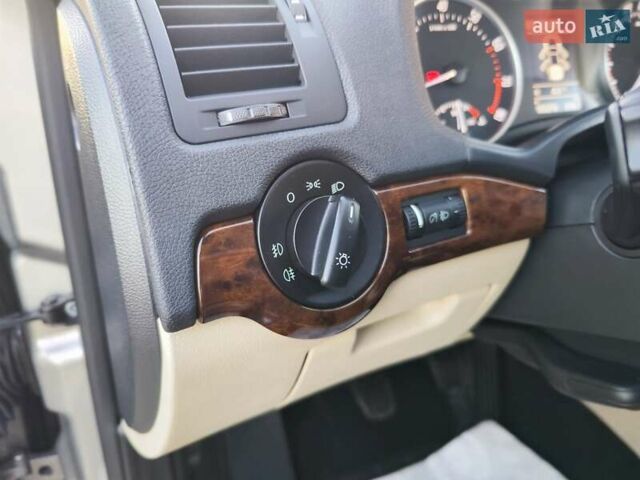 Бежевый Шкода Октавия, объемом двигателя 1.8 л и пробегом 190 тыс. км за 7555 $, фото 28 на Automoto.ua