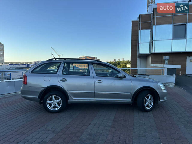 Шкода Октавия 2012 в Киеве на Automoto.ua Бежевый Шкода Октавия, объемом двигателя 1.6 л и пробегом 338 тыс. км за 5800 $, фото 4 на Automoto.ua