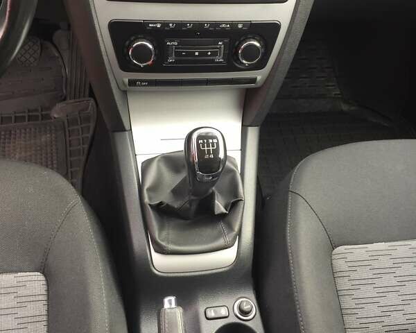 Бежевий Шкода Октавія, об'ємом двигуна 1.6 л та пробігом 210 тис. км за 9500 $, фото 17 на Automoto.ua