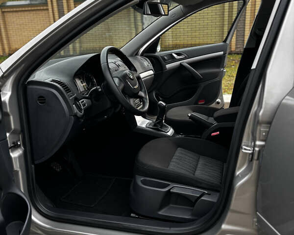 Шкода Октавія 2012 у Харкові на Automoto.ua Бежевий Шкода Октавія, об'ємом двигуна 1.8 л та пробігом 219 тис. км за 8700 $, фото 21 на Automoto.ua