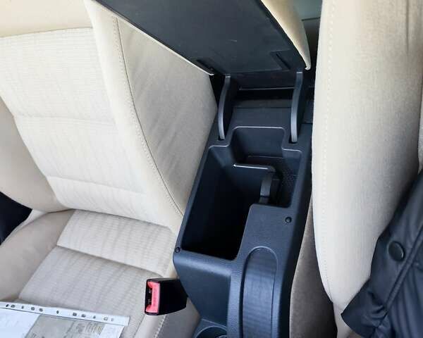 Бежевый Шкода Октавия, объемом двигателя 1.8 л и пробегом 190 тыс. км за 7555 $, фото 3 на Automoto.ua