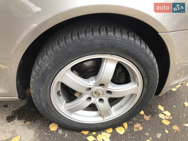 Бежевый Шкода Октавия, объемом двигателя 1.97 л и пробегом 292 тыс. км за 7300 $, фото 14 на Automoto.ua