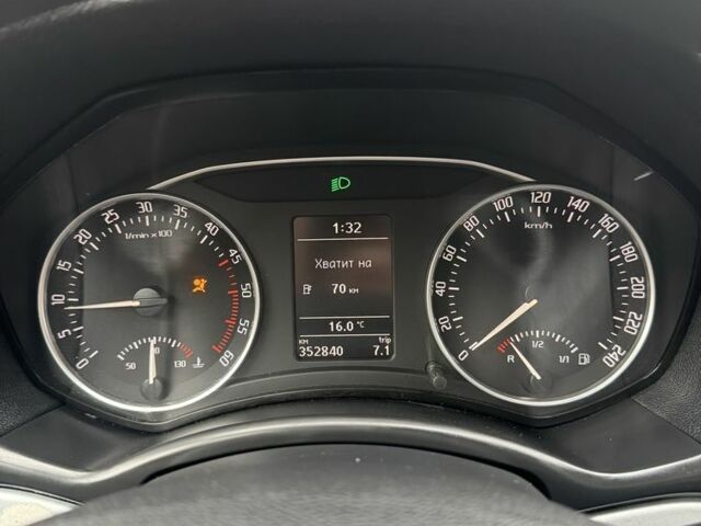 Бежевый Шкода Октавия, объемом двигателя 2 л и пробегом 250 тыс. км за 3950 $, фото 12 на Automoto.ua