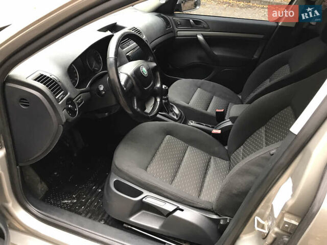 Бежевый Шкода Октавия, объемом двигателя 1.97 л и пробегом 292 тыс. км за 7300 $, фото 10 на Automoto.ua