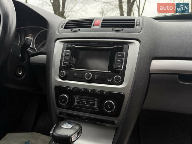 Бежевый Шкода Октавия, объемом двигателя 2 л и пробегом 278 тыс. км за 9400 $, фото 26 на Automoto.ua