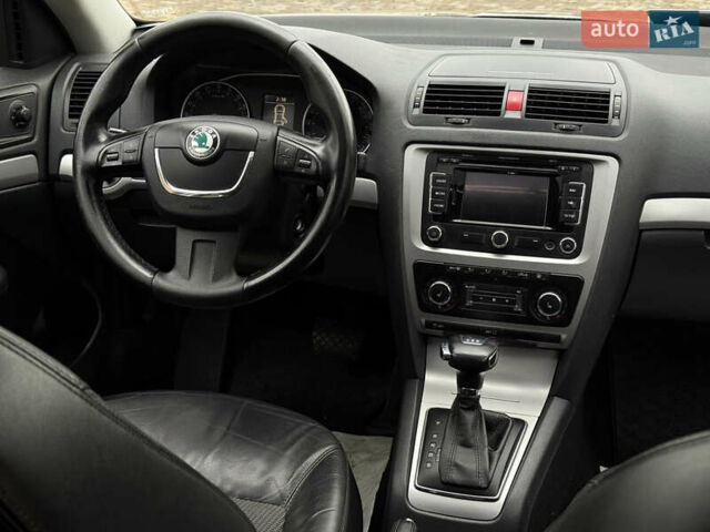 Бежевый Шкода Октавия, объемом двигателя 2 л и пробегом 278 тыс. км за 9400 $, фото 19 на Automoto.ua