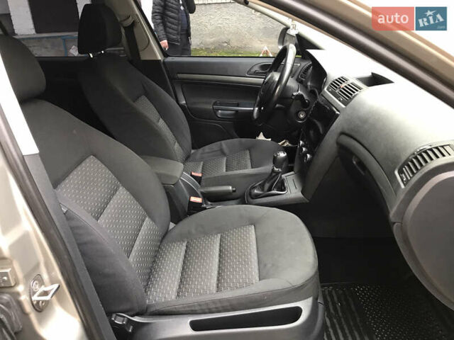 Бежевый Шкода Октавия, объемом двигателя 1.97 л и пробегом 292 тыс. км за 7300 $, фото 13 на Automoto.ua