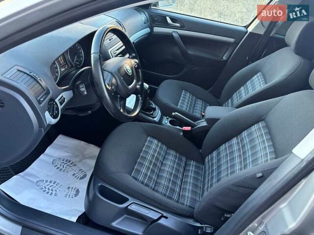 Бежевый Шкода Октавия, объемом двигателя 1.99 л и пробегом 209 тыс. км за 9200 $, фото 11 на Automoto.ua