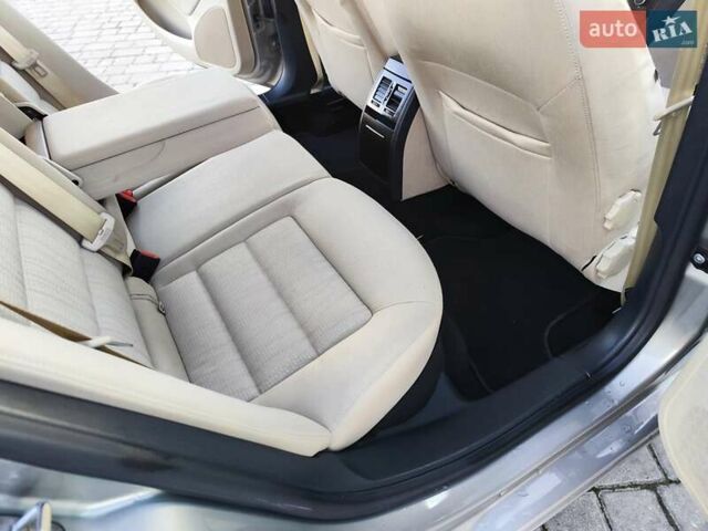 Бежевый Шкода Октавия, объемом двигателя 1.8 л и пробегом 190 тыс. км за 7555 $, фото 45 на Automoto.ua