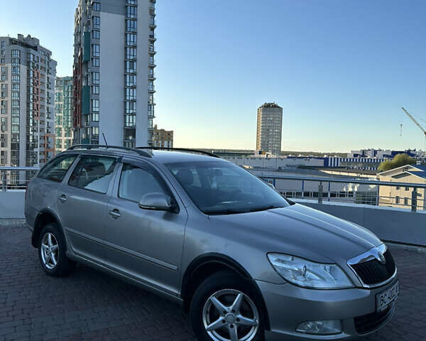 Шкода Октавия 2012 в Киеве на Automoto.ua Бежевый Шкода Октавия, объемом двигателя 1.6 л и пробегом 338 тыс. км за 5800 $, фото 3 на Automoto.ua