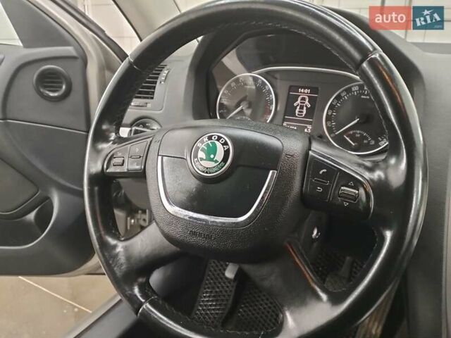 Бежевий Шкода Октавія, об'ємом двигуна 1.6 л та пробігом 350 тис. км за 7600 $, фото 17 на Automoto.ua