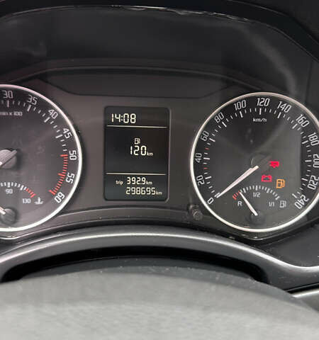 Бежевий Шкода Октавія, об'ємом двигуна 1.97 л та пробігом 299 тис. км за 8300 $, фото 5 на Automoto.ua