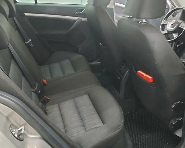 Бежевий Шкода Октавія, об'ємом двигуна 1.6 л та пробігом 350 тис. км за 7600 $, фото 28 на Automoto.ua