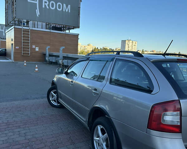 Шкода Октавия 2012 в Киеве на Automoto.ua Бежевый Шкода Октавия, объемом двигателя 1.6 л и пробегом 338 тыс. км за 5800 $, фото 9 на Automoto.ua