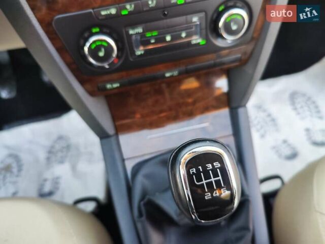 Бежевый Шкода Октавия, объемом двигателя 1.8 л и пробегом 190 тыс. км за 7555 $, фото 24 на Automoto.ua