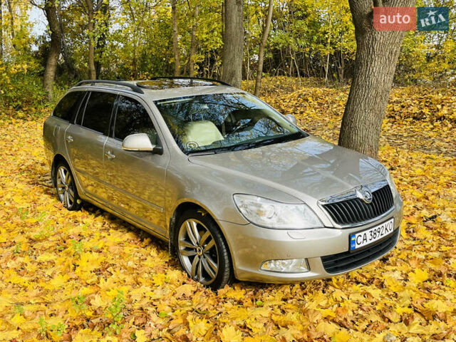 Шкода Октавия 2012 в Умани на Automoto.ua Бежевый Шкода Октавия, объемом двигателя 1.6 л и пробегом 208 тыс. км за 8800 $, фото 5 на Automoto.ua