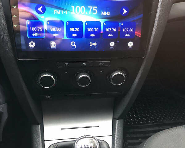 Бежевый Шкода Октавия, объемом двигателя 1.97 л и пробегом 292 тыс. км за 7300 $, фото 16 на Automoto.ua