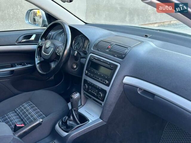 Бежевый Шкода Октавия, объемом двигателя 1.99 л и пробегом 209 тыс. км за 9200 $, фото 10 на Automoto.ua