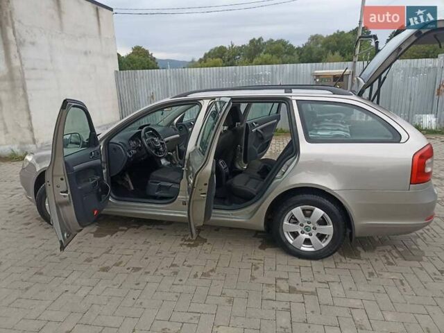 Бежевый Шкода Октавия, объемом двигателя 1.8 л и пробегом 197 тыс. км за 9400 $, фото 2 на Automoto.ua