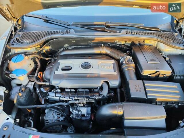 Бежевый Шкода Октавия, объемом двигателя 1.8 л и пробегом 190 тыс. км за 7555 $, фото 14 на Automoto.ua