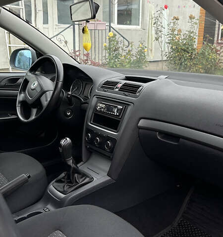 Бежевий Шкода Октавія, об'ємом двигуна 1.97 л та пробігом 299 тис. км за 8300 $, фото 8 на Automoto.ua