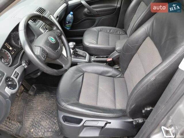 Бежевый Шкода Октавия, объемом двигателя 1.97 л и пробегом 242 тыс. км за 10800 $, фото 7 на Automoto.ua