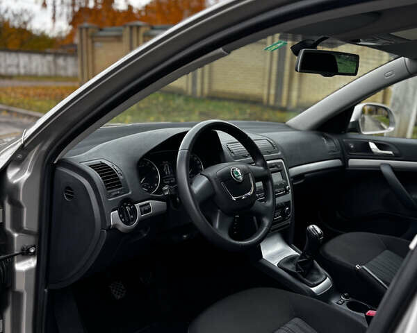 Шкода Октавія 2012 у Харкові на Automoto.ua Бежевий Шкода Октавія, об'ємом двигуна 1.8 л та пробігом 219 тис. км за 8700 $, фото 11 на Automoto.ua