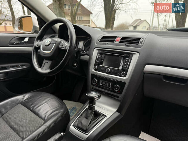 Бежевый Шкода Октавия, объемом двигателя 2 л и пробегом 278 тыс. км за 9400 $, фото 25 на Automoto.ua