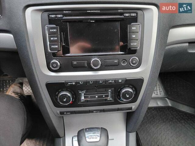 Бежевый Шкода Октавия, объемом двигателя 1.97 л и пробегом 242 тыс. км за 10800 $, фото 6 на Automoto.ua