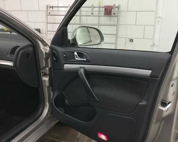 Бежевий Шкода Октавія, об'ємом двигуна 1.6 л та пробігом 350 тис. км за 7600 $, фото 26 на Automoto.ua