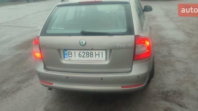 Бежевый Шкода Октавия, объемом двигателя 1.6 л и пробегом 196 тыс. км за 8000 $, фото 2 на Automoto.ua