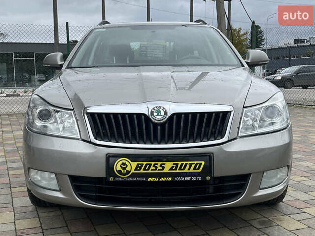 Бежевий Шкода Октавія, об'ємом двигуна 1.8 л та пробігом 350 тис. км за 7800 $, фото 1 на Automoto.ua