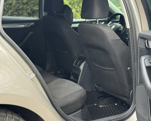 Бежевый Шкода Октавия, объемом двигателя 1.97 л и пробегом 335 тыс. км за 10900 $, фото 29 на Automoto.ua