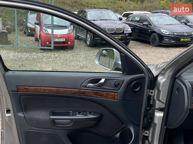 Бежевий Шкода Октавія, об'ємом двигуна 1.8 л та пробігом 350 тис. км за 7800 $, фото 17 на Automoto.ua