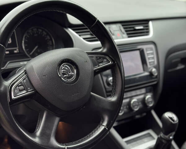 Бежевый Шкода Октавия, объемом двигателя 1.97 л и пробегом 335 тыс. км за 10900 $, фото 23 на Automoto.ua