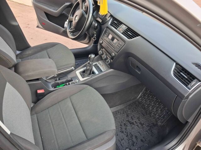 Шкода Октавия 2013 в Калуше на Automoto.ua Бежевый Шкода Октавия, объемом двигателя 1.4 л и пробегом 380 тыс. км за 8200 $, фото 9 на Automoto.ua