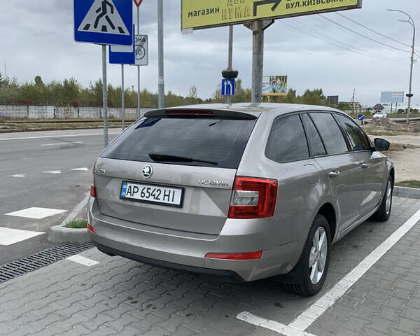 Бежевый Шкода Октавия, объемом двигателя 1.8 л и пробегом 210 тыс. км за 9500 $, фото 4 на Automoto.ua