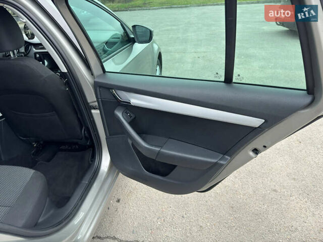 Бежевый Шкода Октавия, объемом двигателя 1.6 л и пробегом 160 тыс. км за 13500 $, фото 28 на Automoto.ua