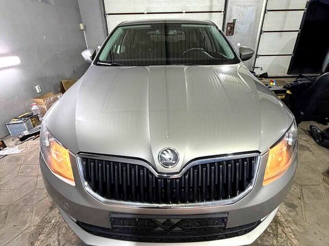 Бежевый Шкода Октавия, объемом двигателя 1.8 л и пробегом 132 тыс. км за 9450 $, фото 4 на Automoto.ua