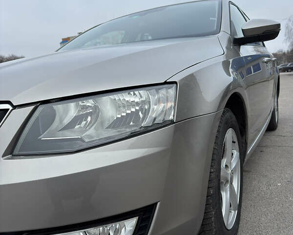 Бежевый Шкода Октавия, объемом двигателя 1.6 л и пробегом 160 тыс. км за 13500 $, фото 15 на Automoto.ua