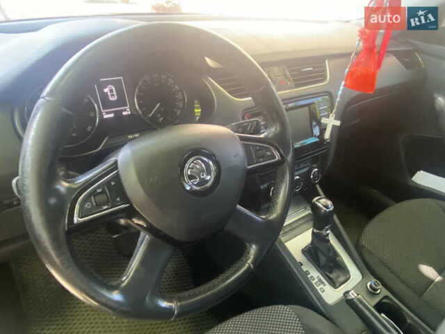 Бежевый Шкода Октавия, объемом двигателя 1.4 л и пробегом 300 тыс. км за 9000 $, фото 1 на Automoto.ua