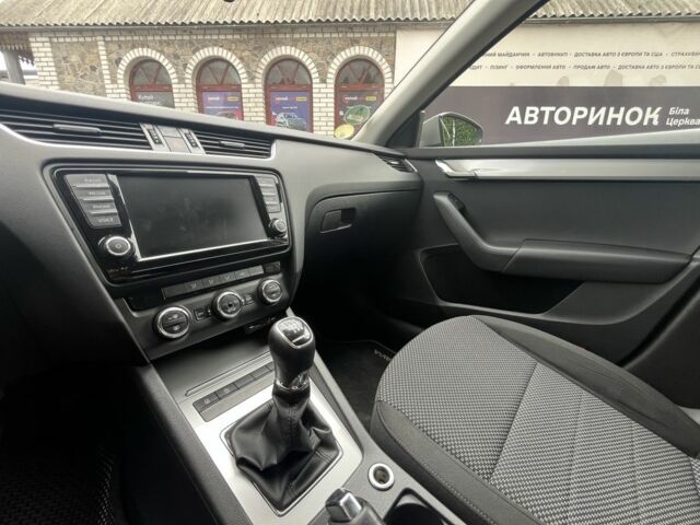 Шкода Октавия 2014 в Белой Церкве на Automoto.ua Бежевый Шкода Октавия, объемом двигателя 1.6 л и пробегом 238 тыс. км за 11250 $, фото 16 на Automoto.ua
