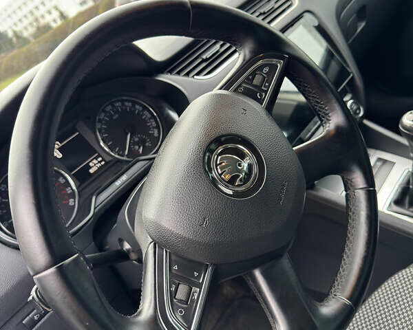 Бежевый Шкода Октавия, объемом двигателя 1.6 л и пробегом 160 тыс. км за 13500 $, фото 35 на Automoto.ua