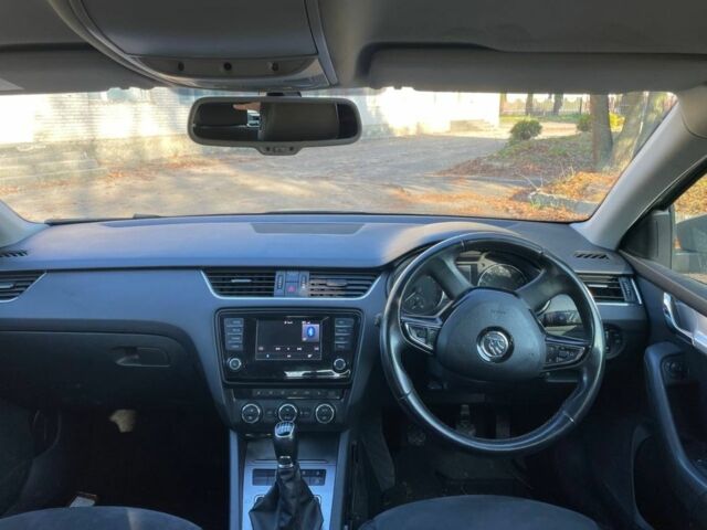 Бежевый Шкода Октавия, объемом двигателя 2 л и пробегом 250 тыс. км за 4000 $, фото 1 на Automoto.ua